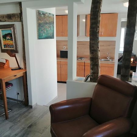F Logement Entier 코트네이 외부 사진
